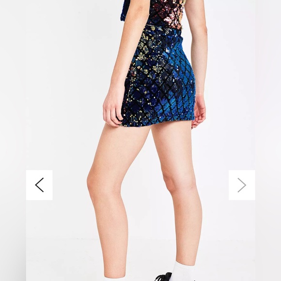 Urban Outfitters Geo Pattern  Sequin mini skirt Size small - Picture 1 of 8
